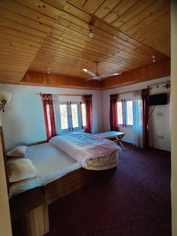 Calm Holiday Inn Srinagar  Luaran gambar