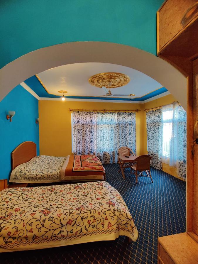 Calm Holiday Inn Srinagar  Luaran gambar