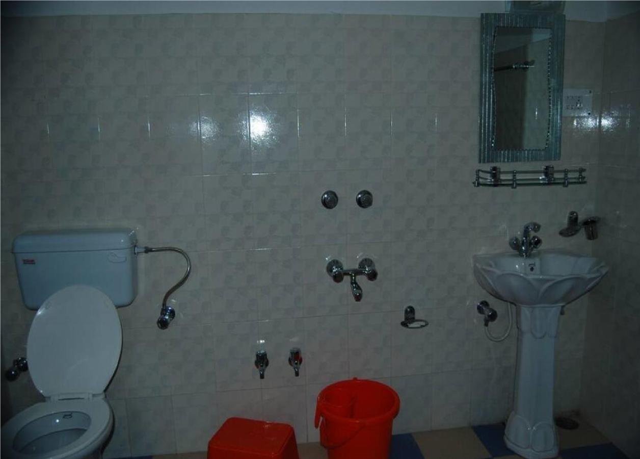 Calm Holiday Inn Srinagar  Luaran gambar