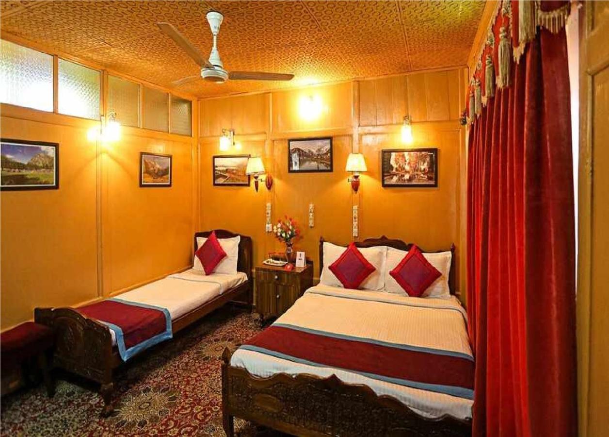 Calm Holiday Inn Srinagar  Luaran gambar