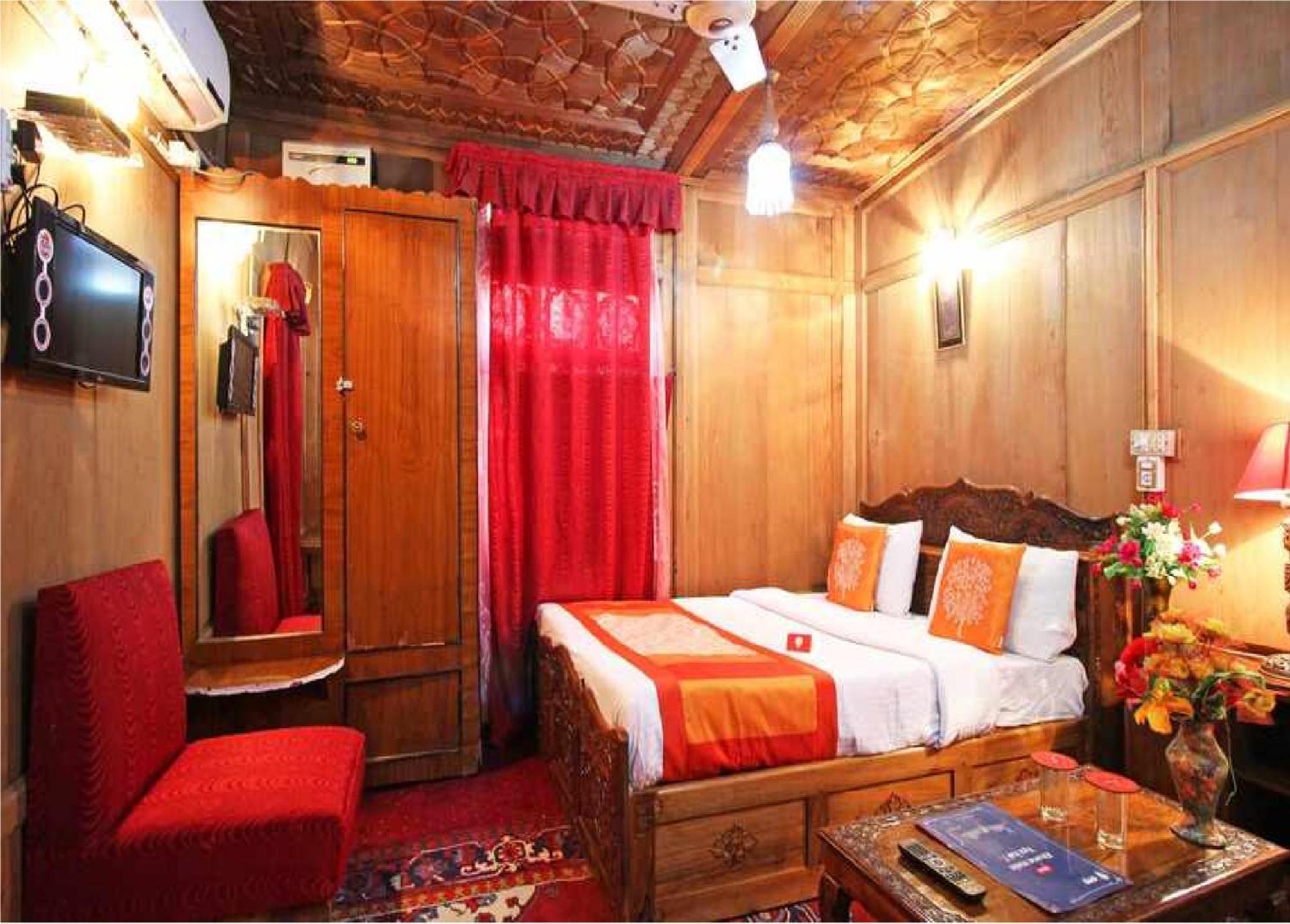 Calm Holiday Inn Srinagar  Luaran gambar