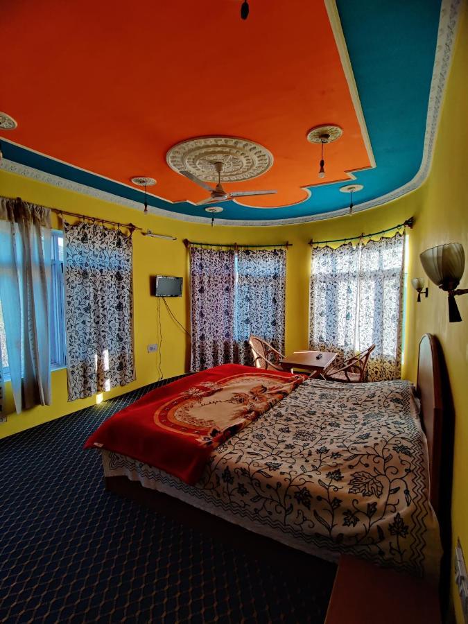 Calm Holiday Inn Srinagar  Luaran gambar