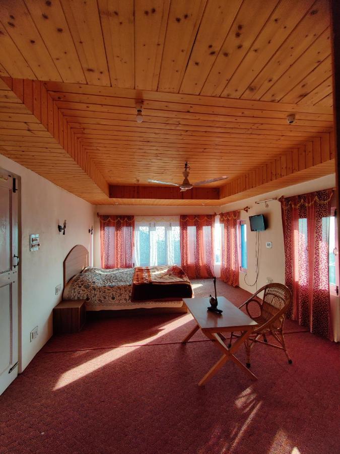 Calm Holiday Inn Srinagar  Luaran gambar