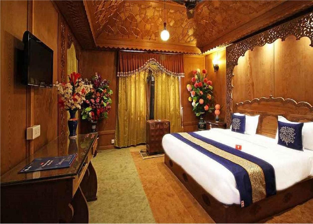 Calm Holiday Inn Srinagar  Luaran gambar