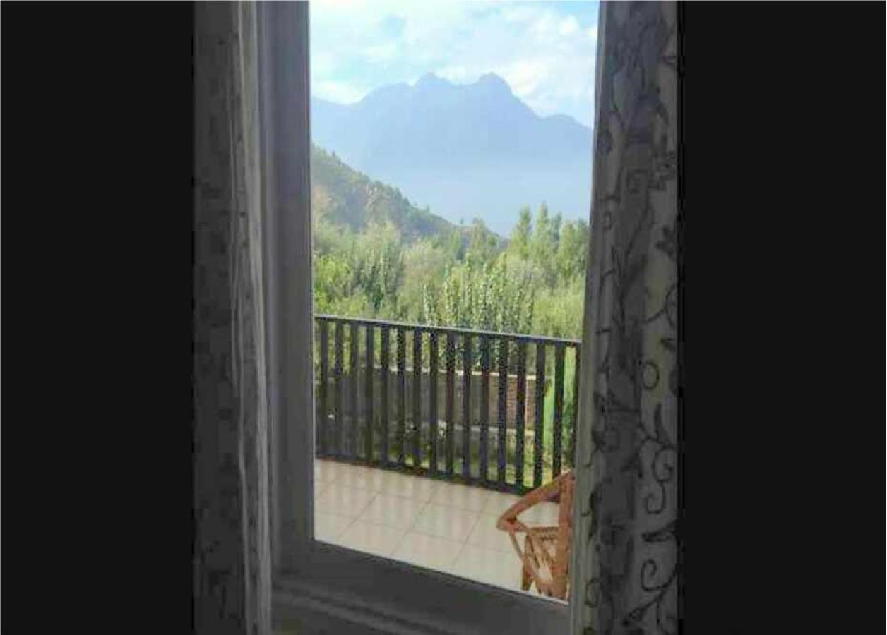 Calm Holiday Inn Srinagar  Luaran gambar