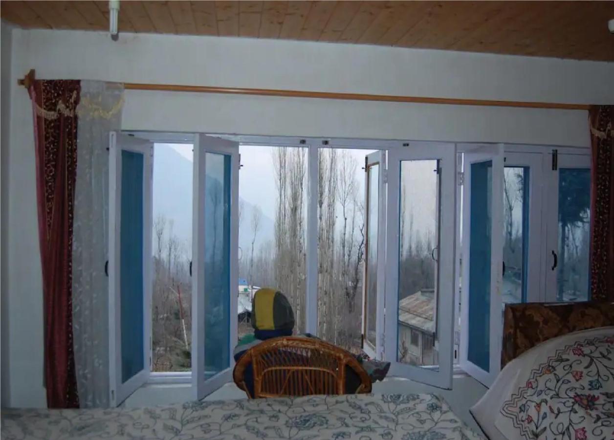 Calm Holiday Inn Srinagar  Luaran gambar